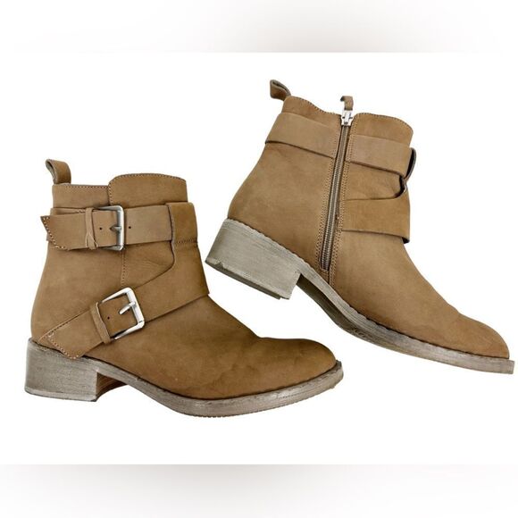 Gentle Souls Best Of Buckle Leather Ankle Boots Mushroom Size 7 - Picture 1 of 9